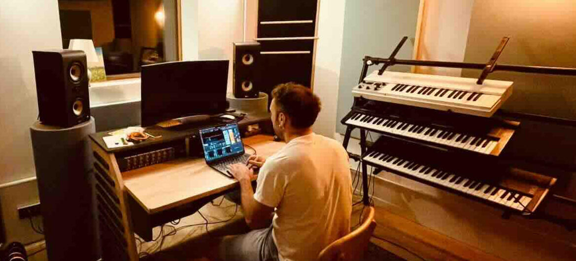 Luca Martone Luca Martone a lavoro